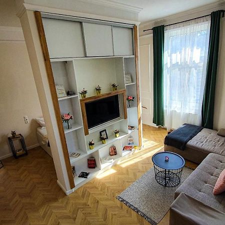 SMARAGD Apartman Gyor Bagian luar foto