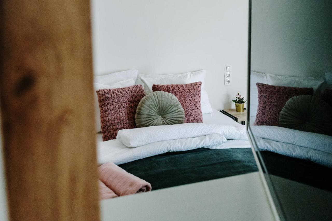 SMARAGD Apartman Gyor Bagian luar foto
